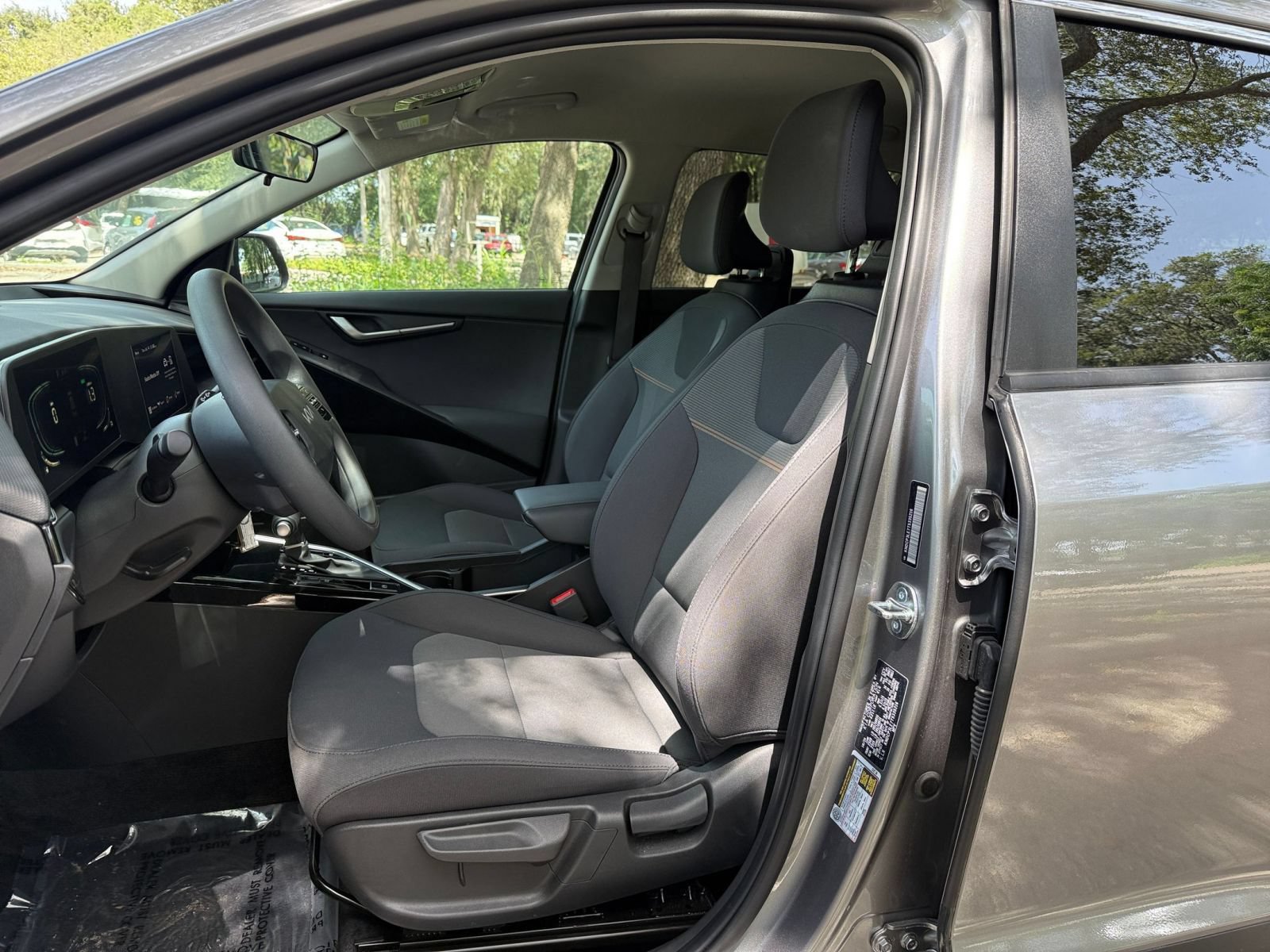 Used 2026 Kia Niro LX FWD image 33