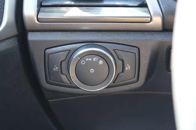 Used 2020 Ford Fusion SEL FWD image 18