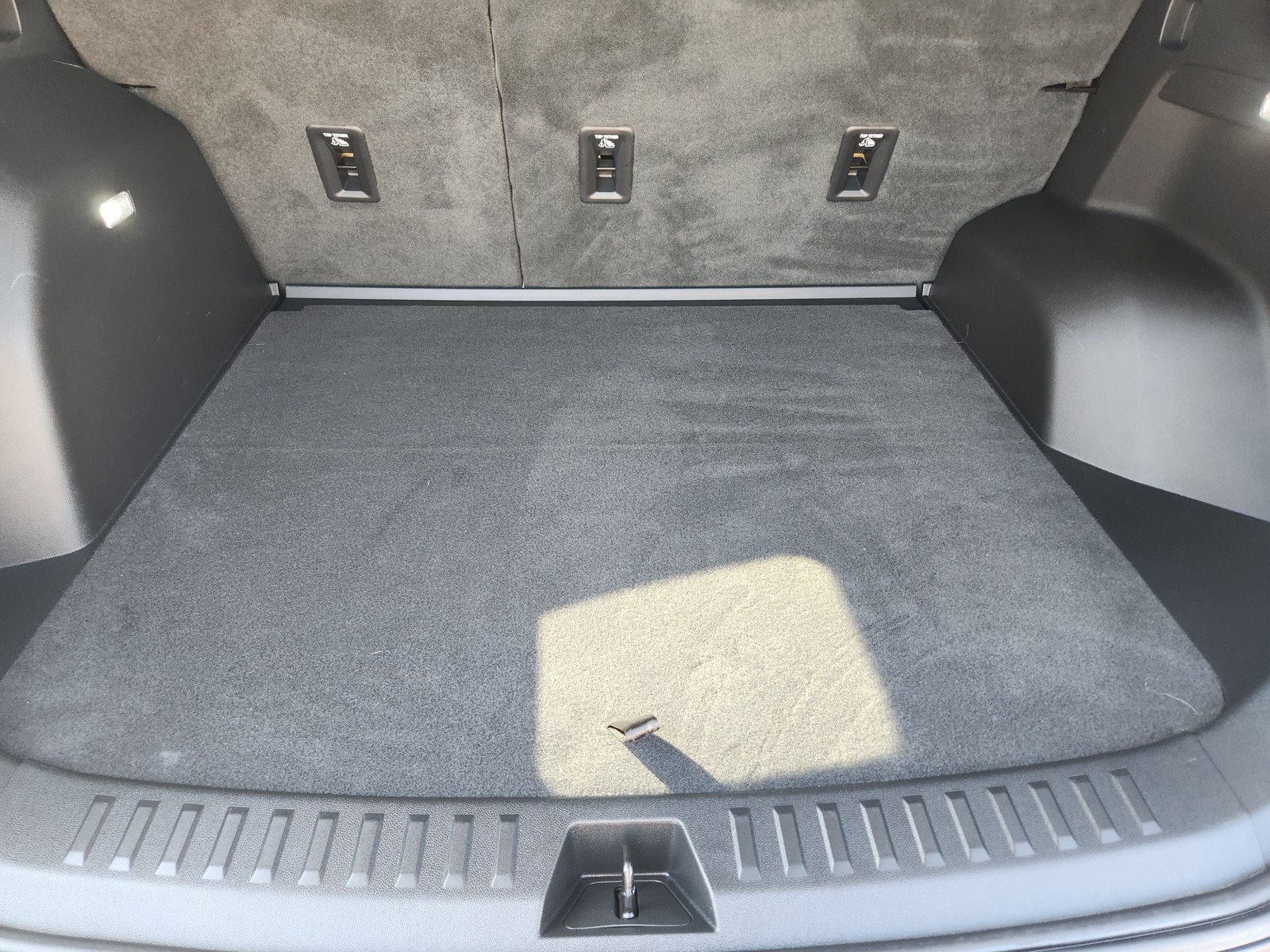 Used 2025 Chevrolet Equinox LT w/ Convenience Package II FWD image 24