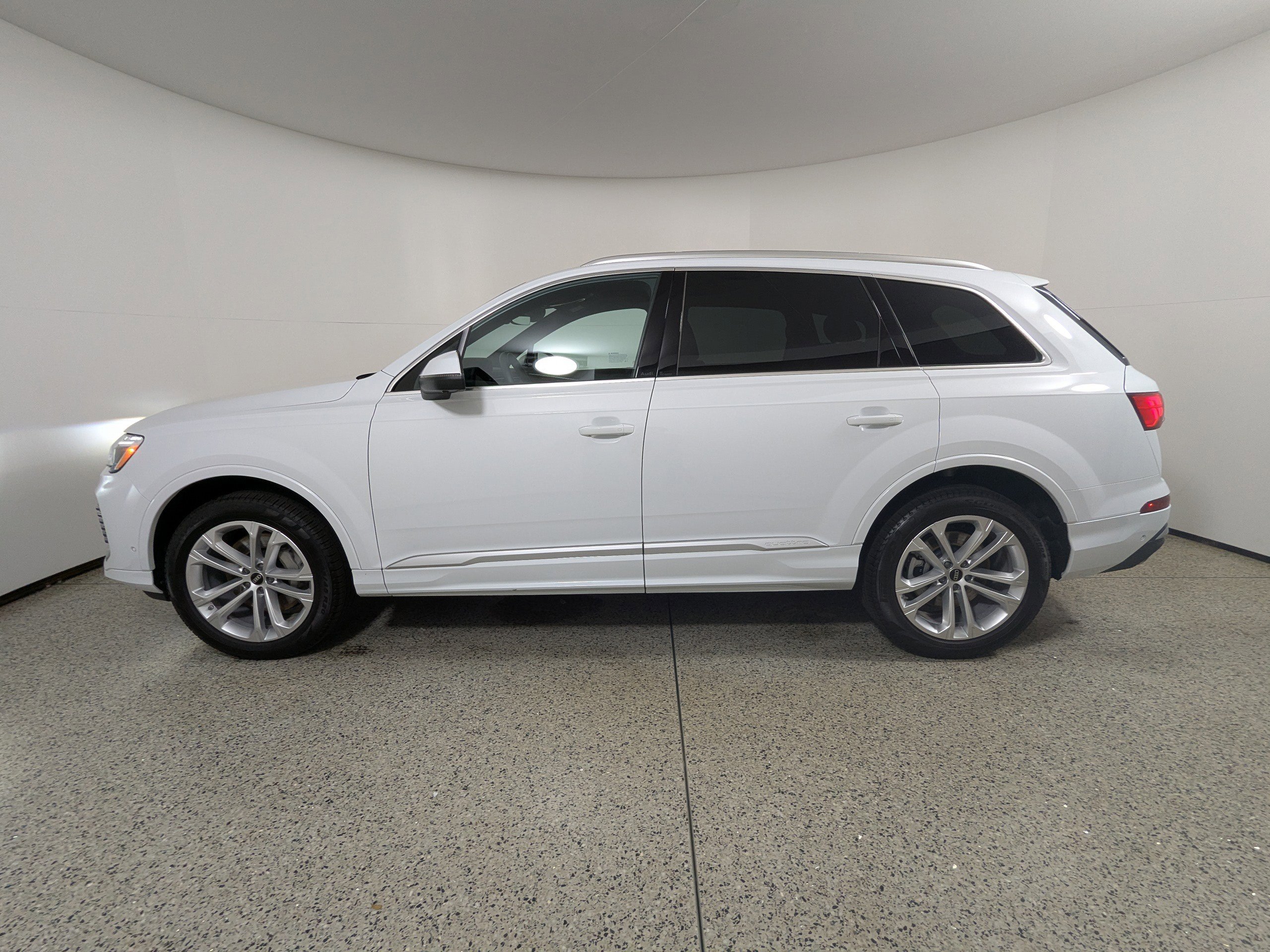 Certified 2025 Audi Q7 3.0T Premium image 7