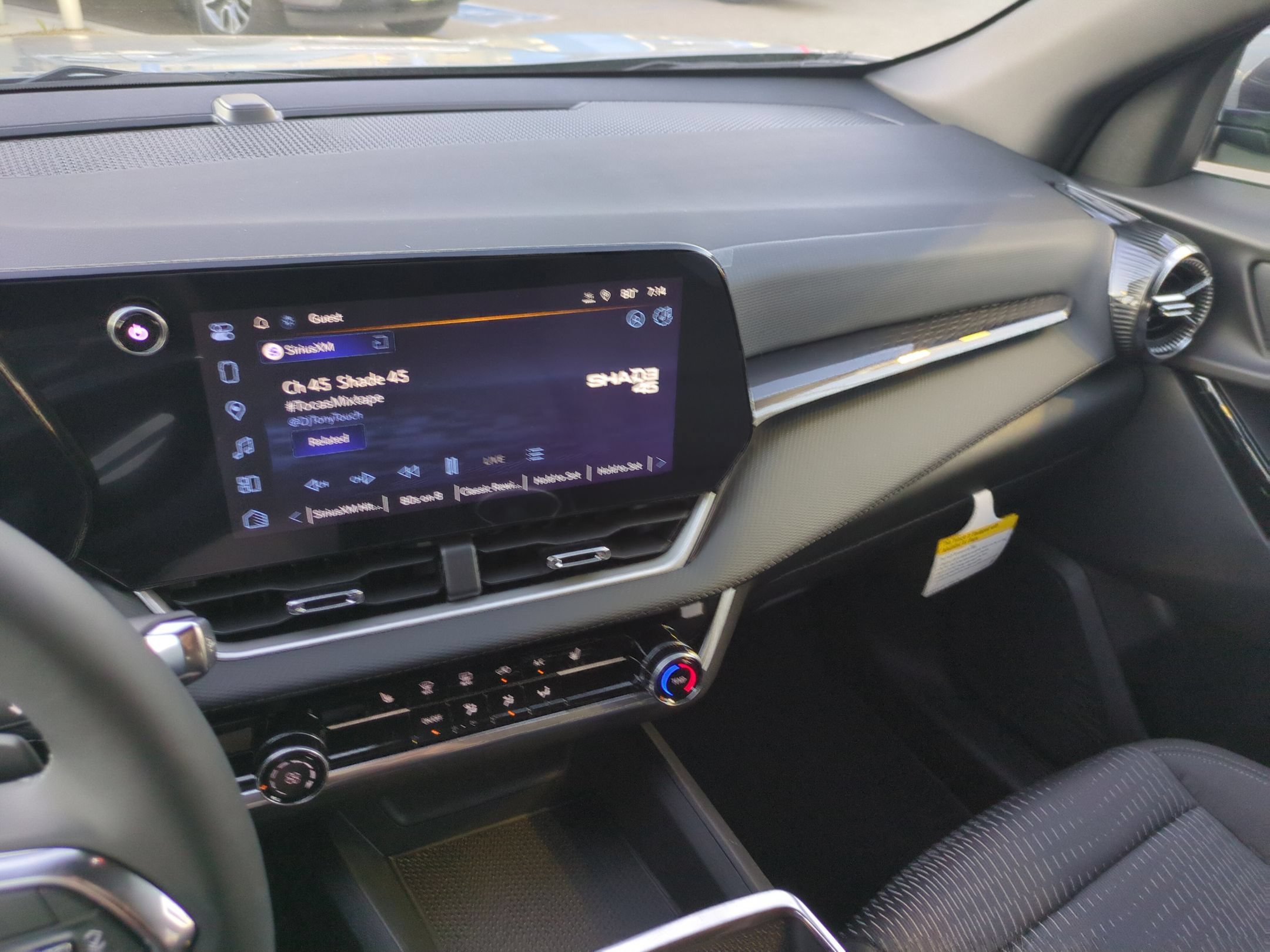Used 2027 Chevrolet Equinox LT w/ Safety and Technology Package FWD image 18