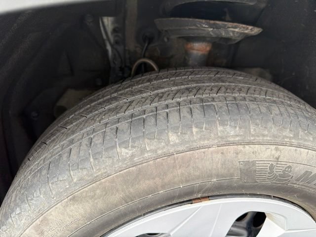 Used 2024 Toyota RAV4 LE AWD/4WD image 12