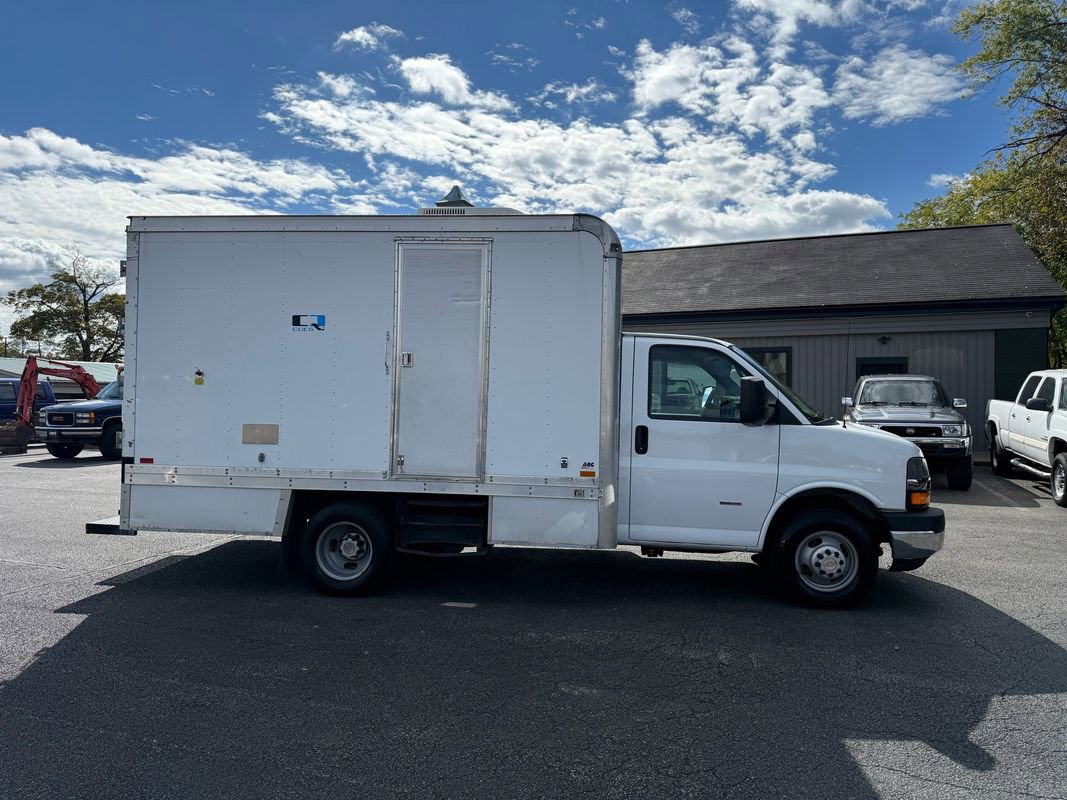 Used 2010 Chevrolet Express 3500 w/ Ambulance Package image 6
