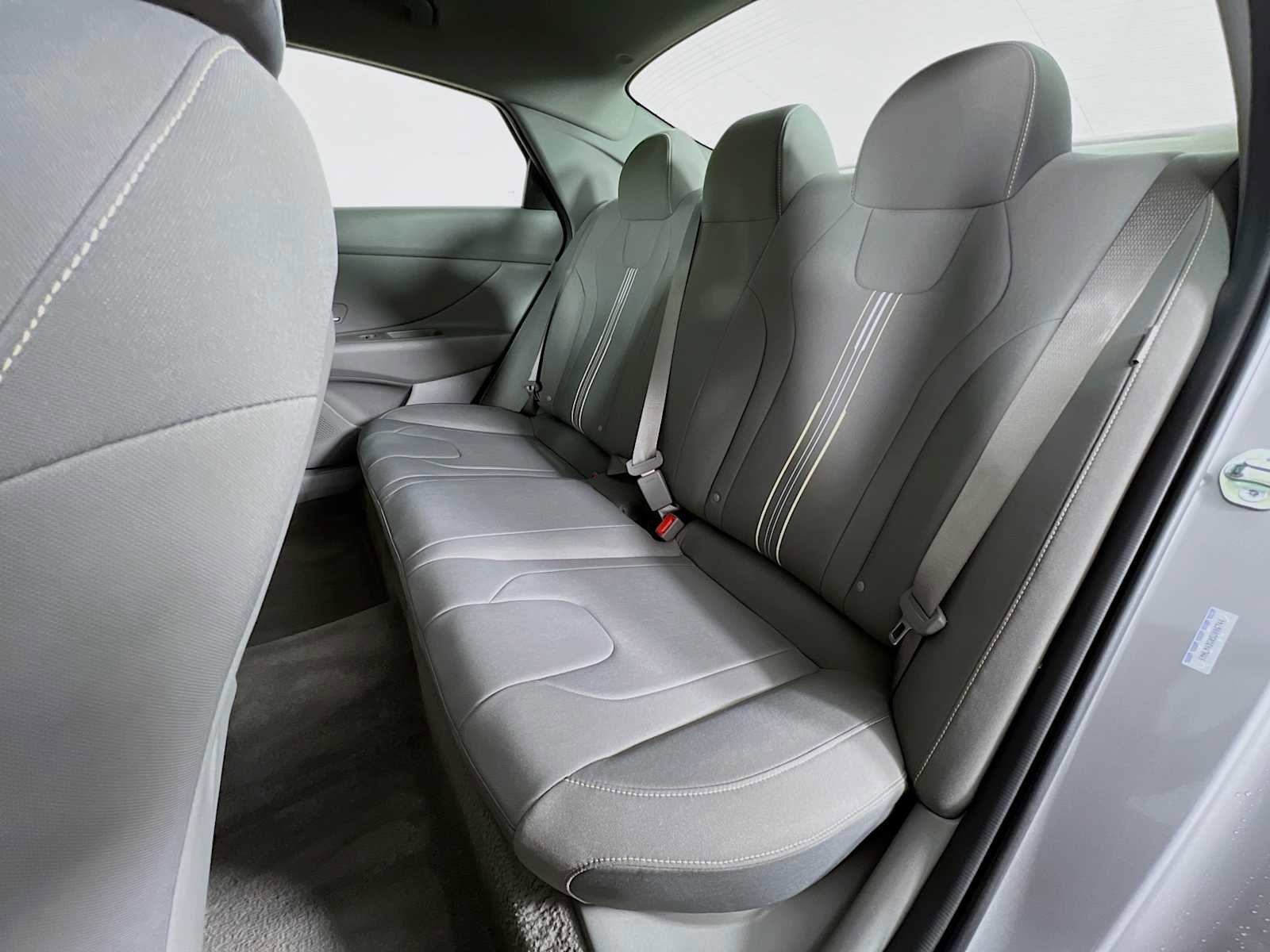 Certified 2025 Hyundai Elantra Sport image 23