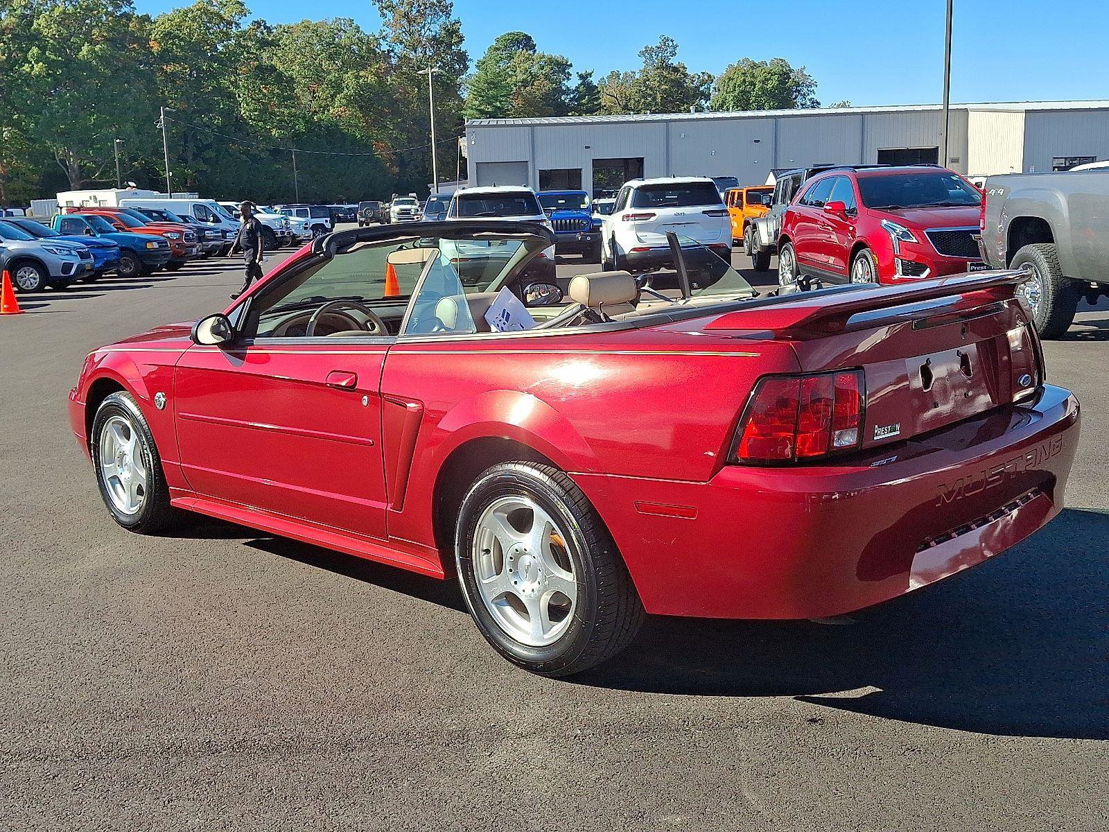 Used 2004 Ford Mustang Deluxe image 11