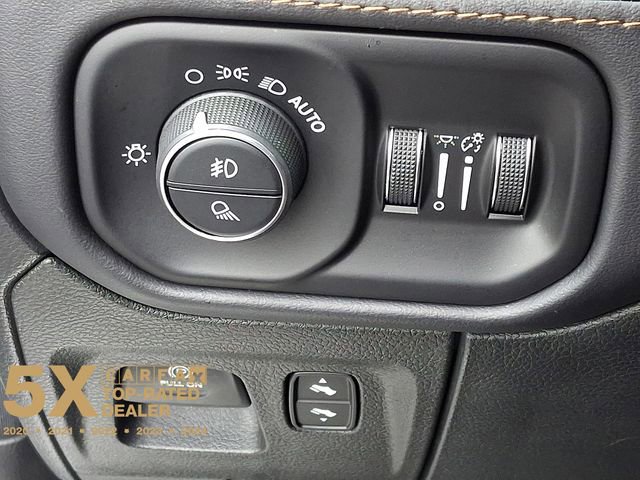 Used 2023 RAM 1500 Limited w/ Body Color Bumper Group image 30