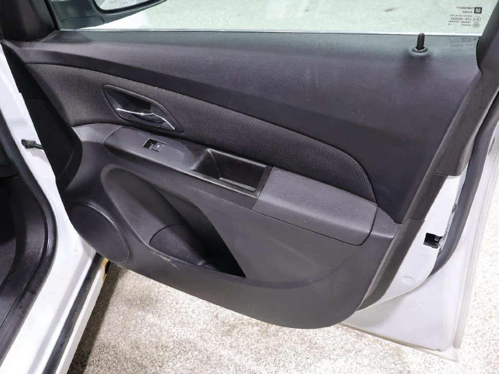 Used 2012 Chevrolet Cruze LT FWD image 28