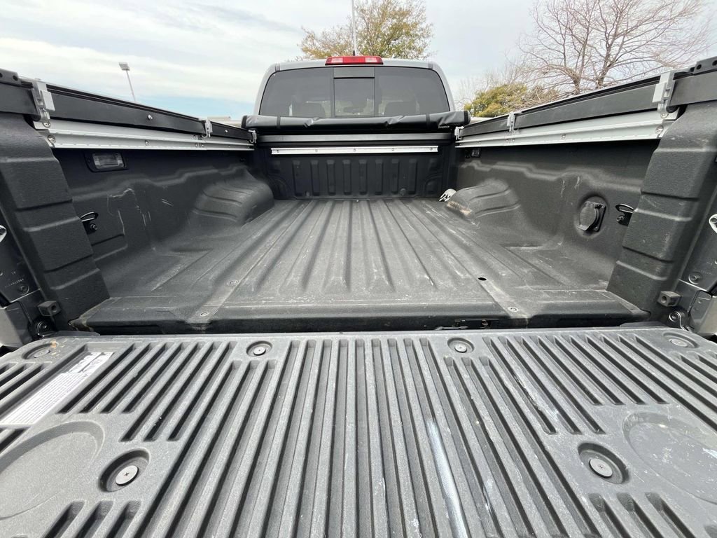 Used 2023 Nissan Frontier SV w/ SV Convenience Package image 13