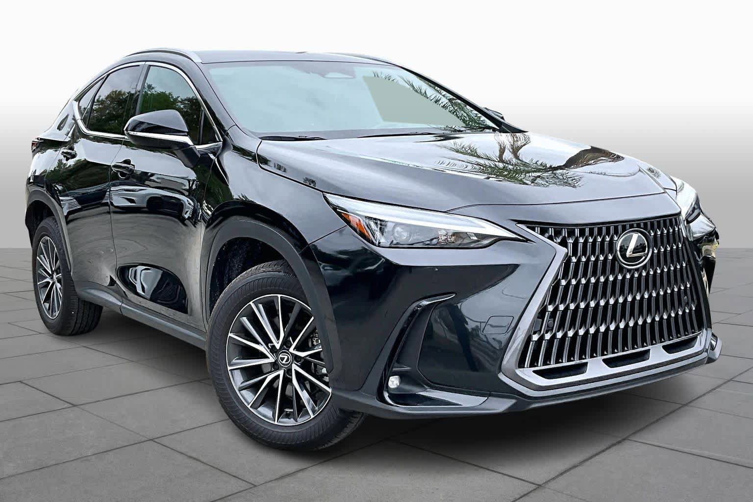 Used 2025 Lexus NX 250 FWD w/ Towing Package (2000 Lbs) image 3