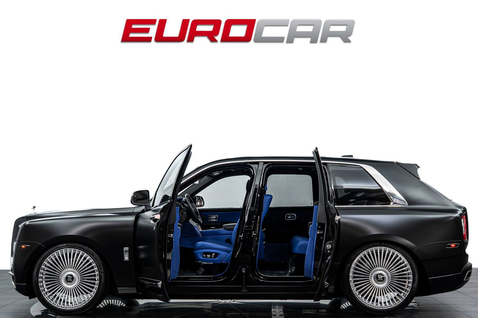 Used 2023 Rolls-Royce Cullinan AWD/4WD image 3