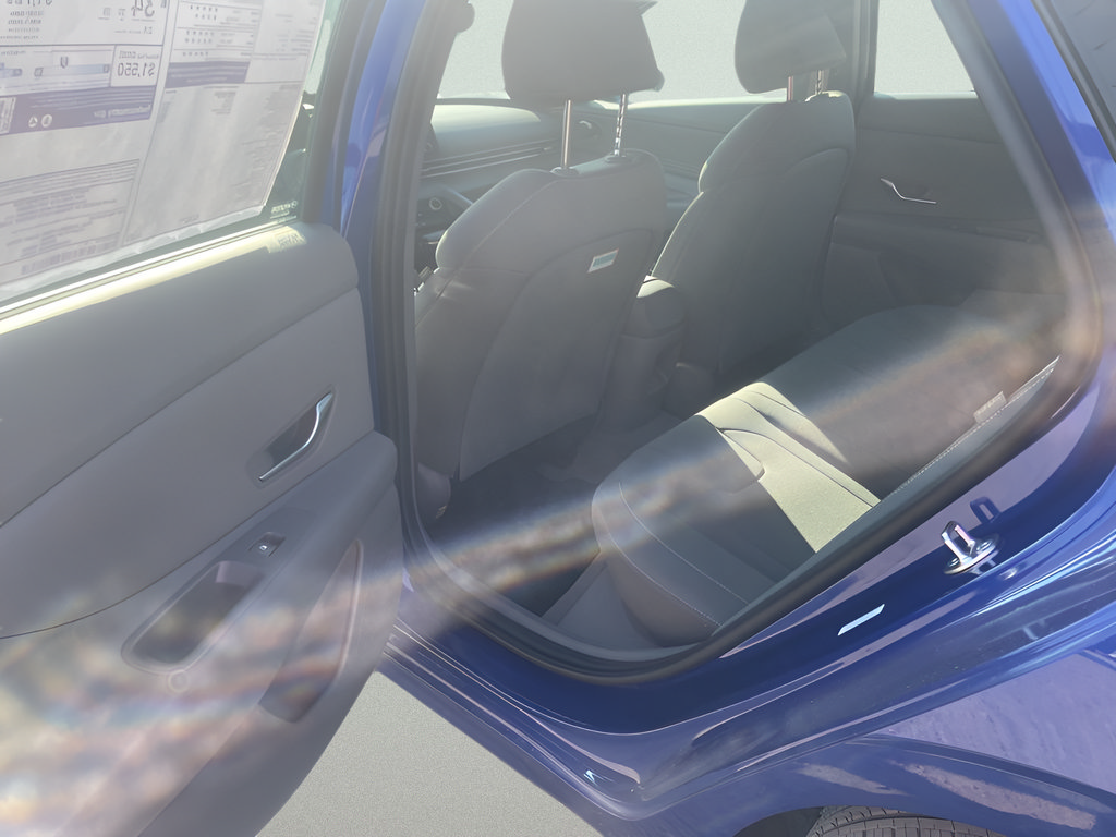 Used 2025 Hyundai Elantra Sport FWD image 18