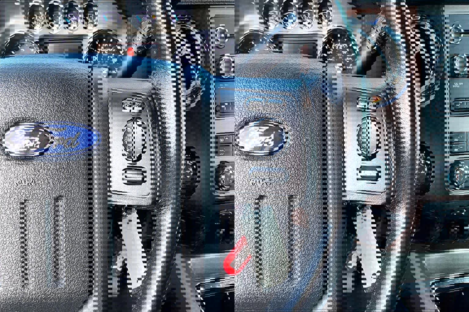 Used 2012 Ford F350 Lariat image 25