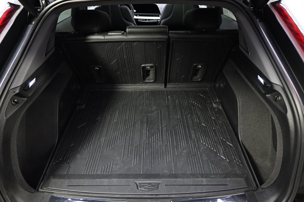 Certified 2025 Cadillac Optiq Luxury 2 w/ LPO, Floor Liner Package AWD/4WD image 19