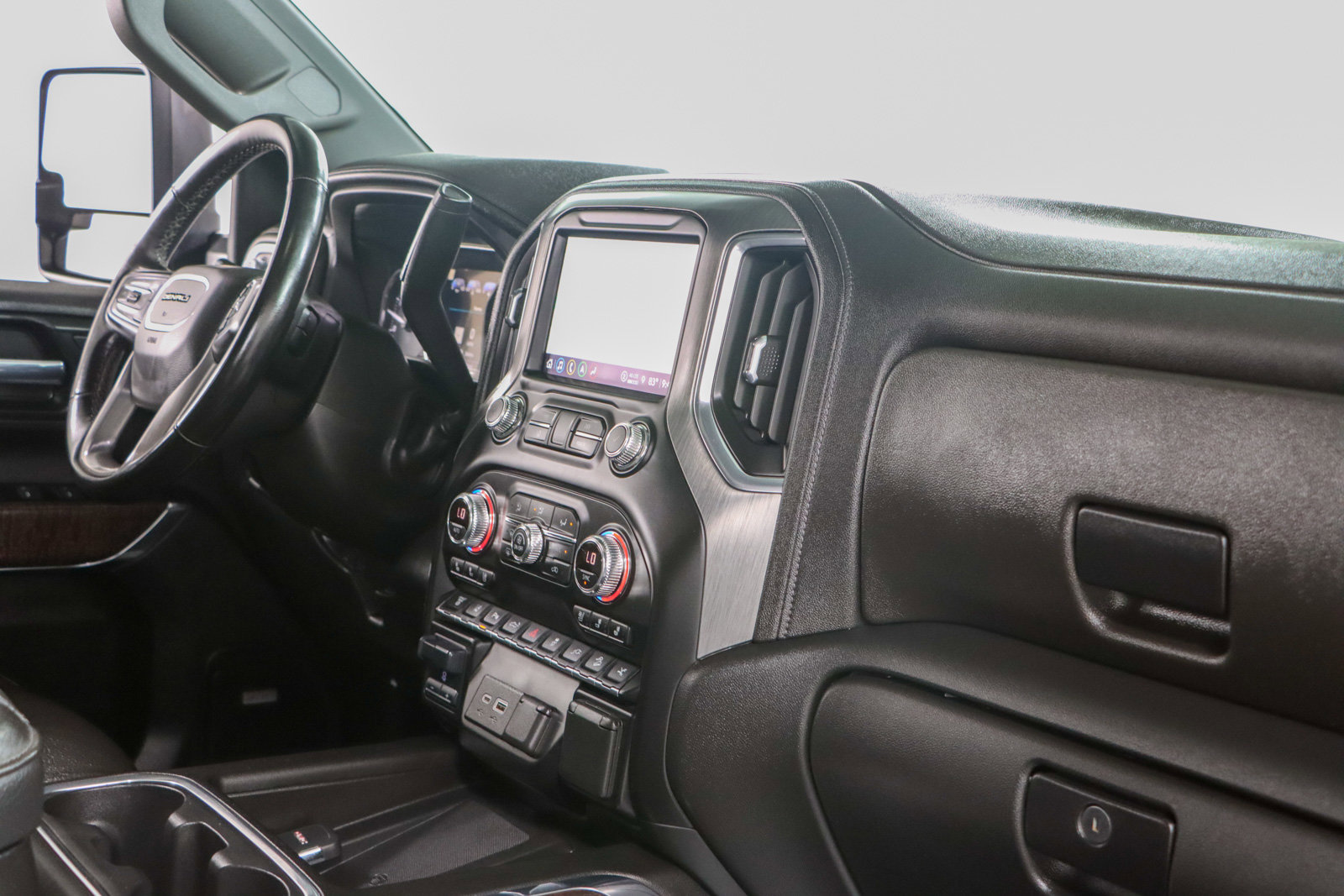 Used 2023 GMC Sierra 2500 Denali w/ Denali Ultimate Package image 30