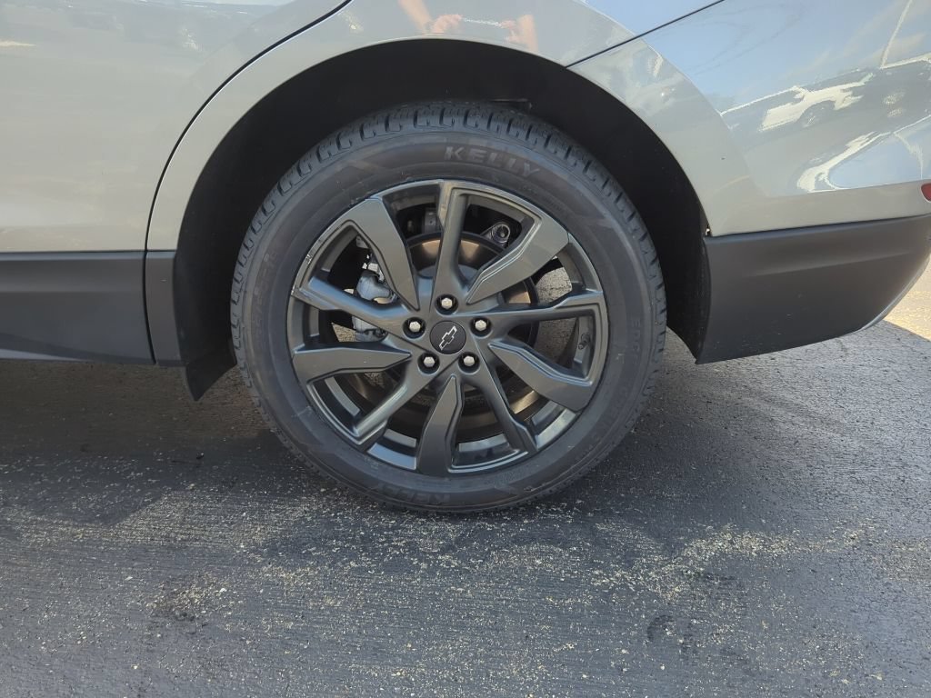 Certified 2023 Chevrolet Equinox RS AWD/4WD image 13