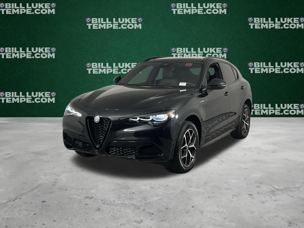 Used 2024 Alfa Romeo Stelvio Veloce image 4