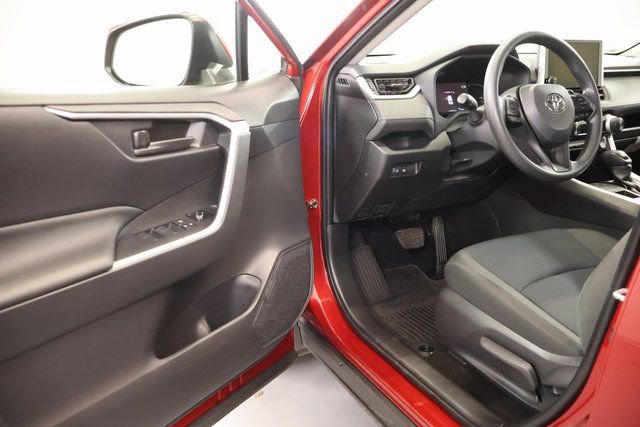 Certified 2024 Toyota RAV4 LE AWD/4WD image 9