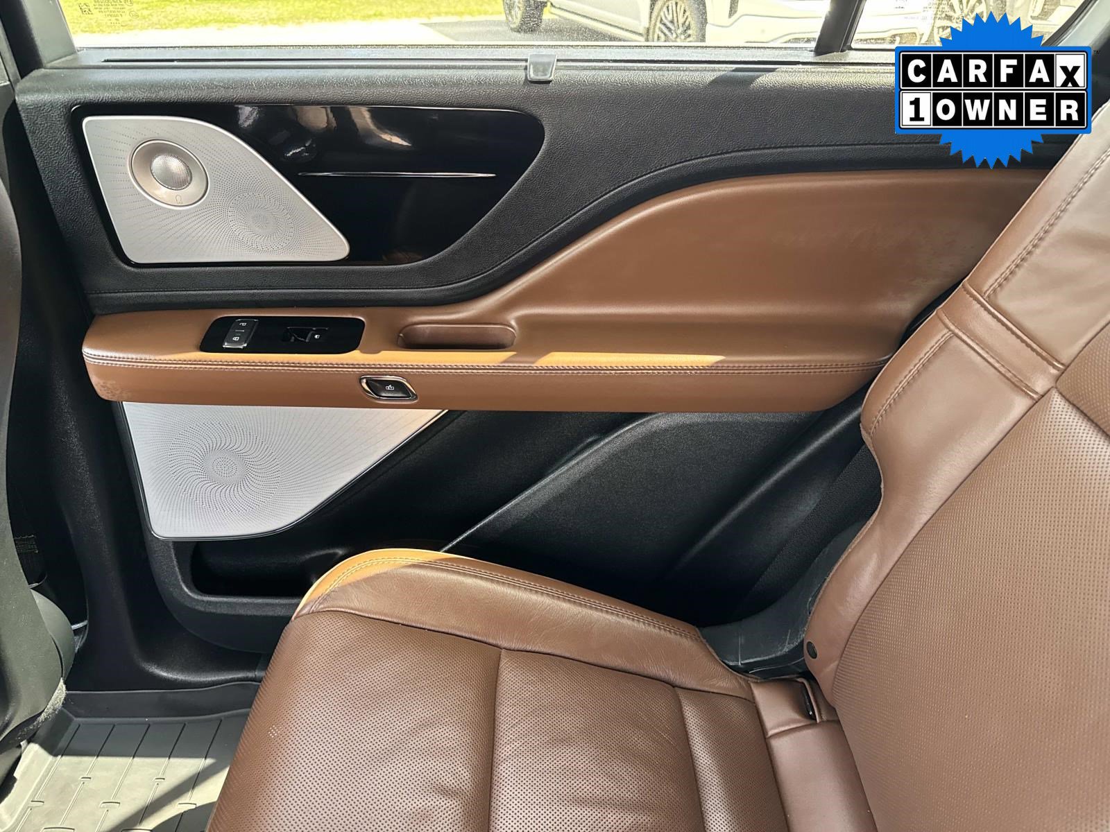 Used 2023 Lincoln Aviator Reserve w/ Equipment Group 201A RWD image 17