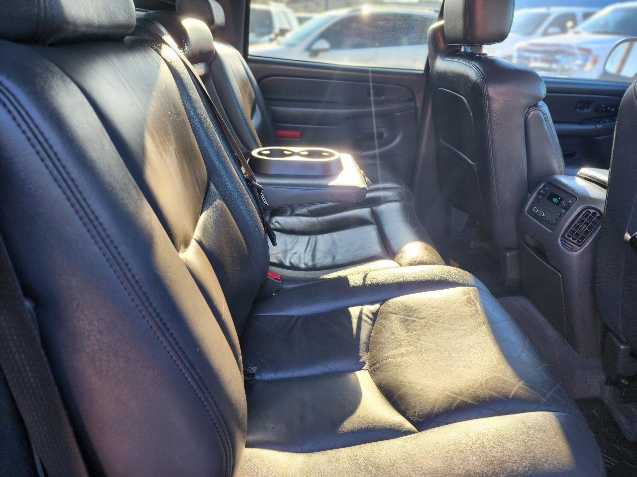 Used 2004 Chevrolet Avalanche Z71 w/ Sun And Sound Package image 26