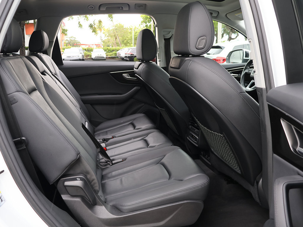 Used 2023 Audi Q7 3.0T Premium Plus w/ Premium Plus Package AWD/4WD image 33