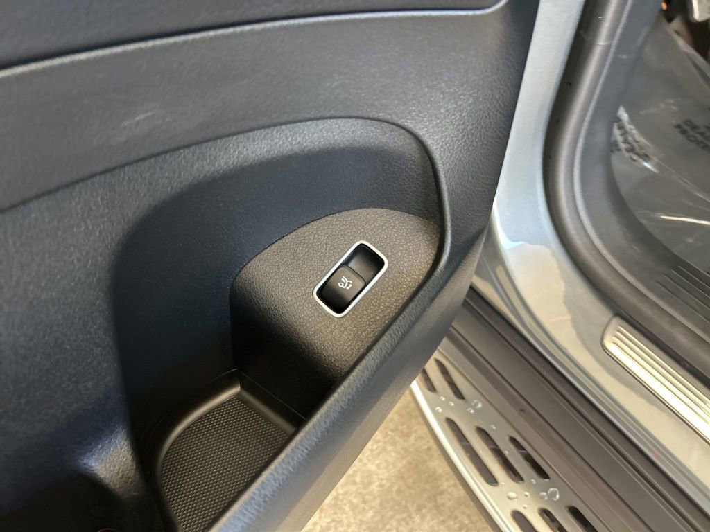 Used 2023 Mercedes-Benz GLS 450 4MATIC w/ AMG Line Exterior image 50