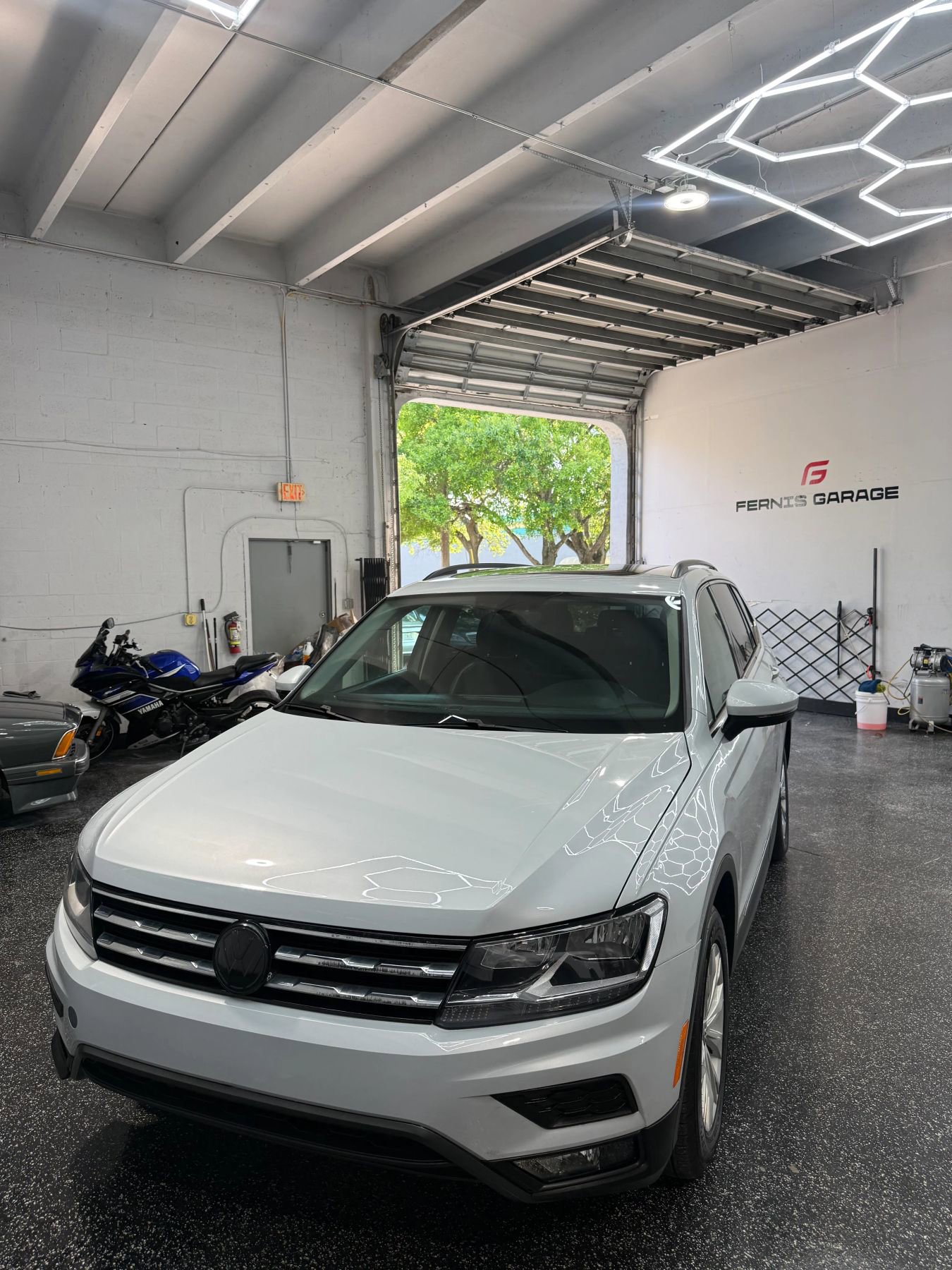 Used 2018 Volkswagen Tiguan SE w/ Panoramic Sunroof Package
