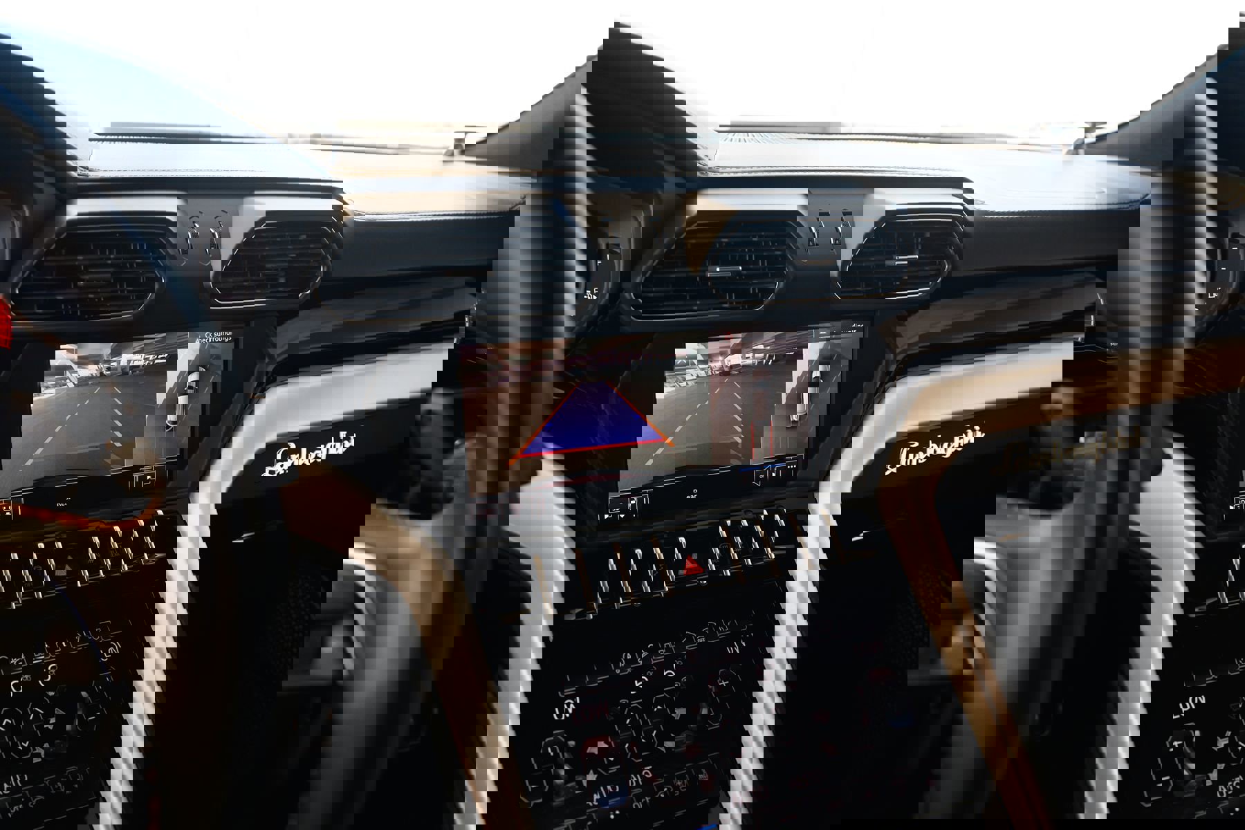 Used 2019 Lamborghini Urus image 46