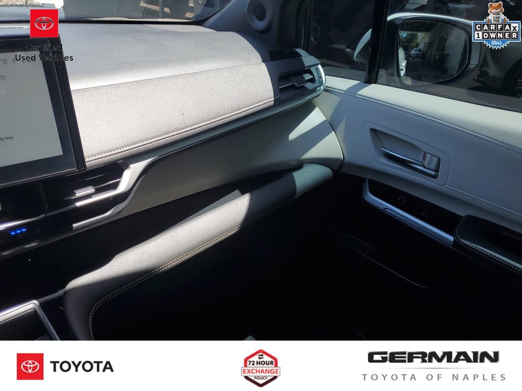 Certified 2025 Toyota Sienna Limited FWD image 37