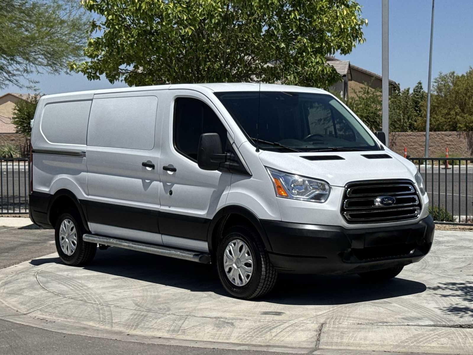 Used 2019 Ford Transit 250 130 Low Roof w/ Exterior Upgrade Package RWD image 2