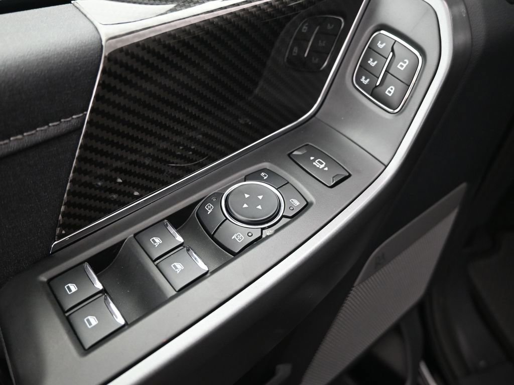 New 2026 Ford F250 Lariat w/ Black Appearance Package image 9
