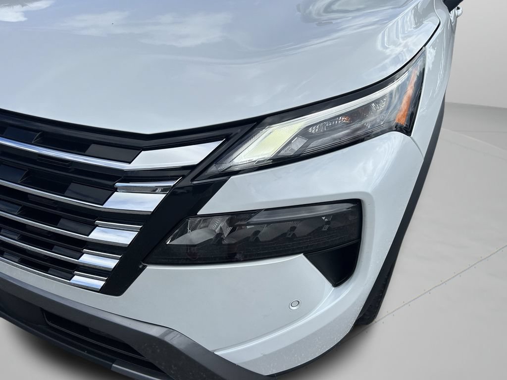 Used 2024 Nissan Rogue SL FWD image 13