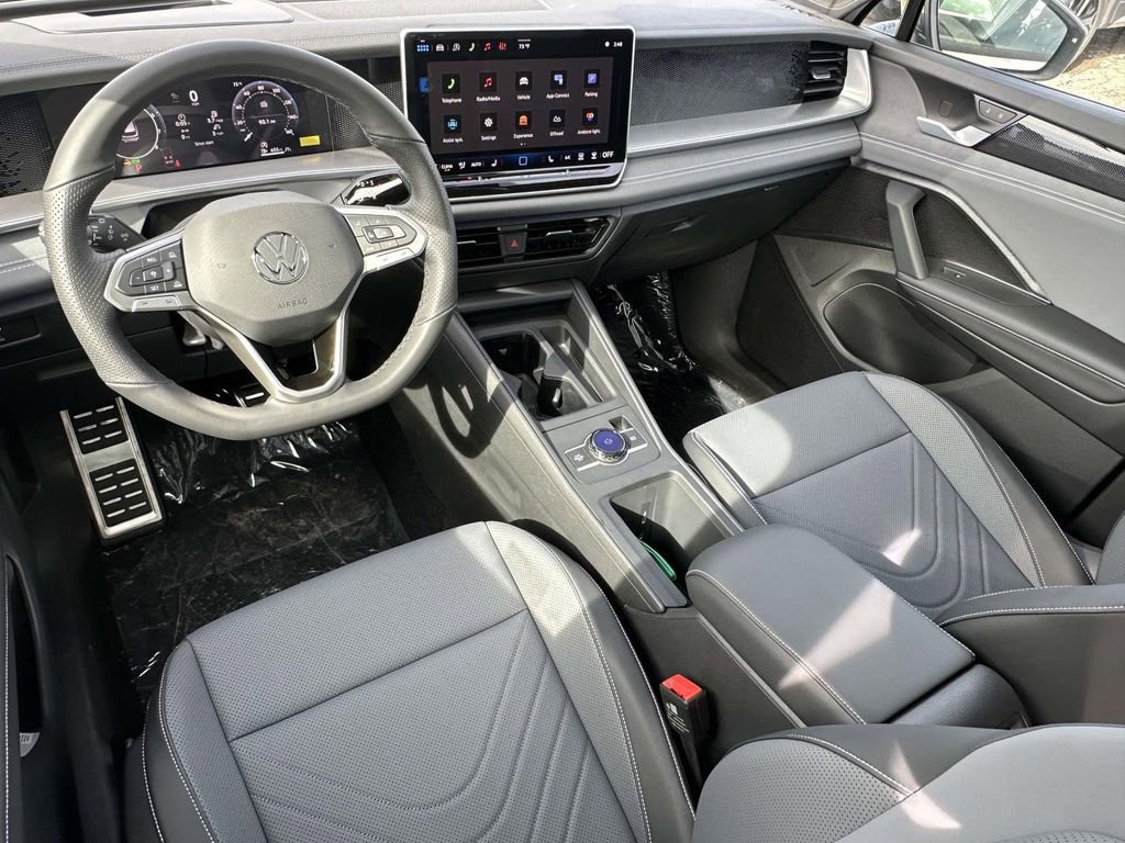 New 2026 Volkswagen Tiguan SE R-Line AWD/4WD image 10
