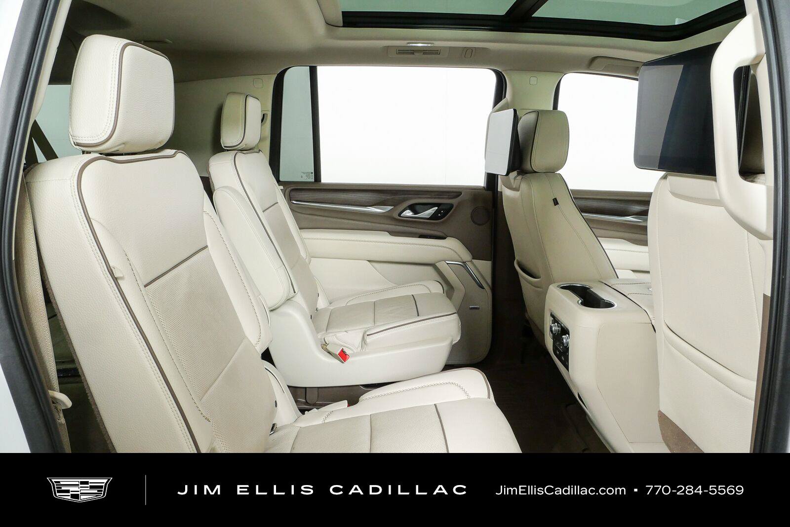Used 2021 GMC Yukon XL Denali w/ Denali Premium Package RWD image 24