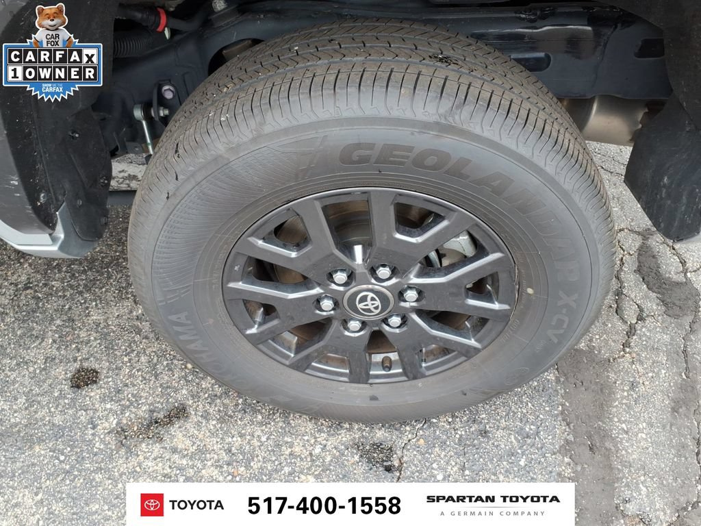 Used 2025 Toyota 4Runner SR5 AWD/4WD image 11