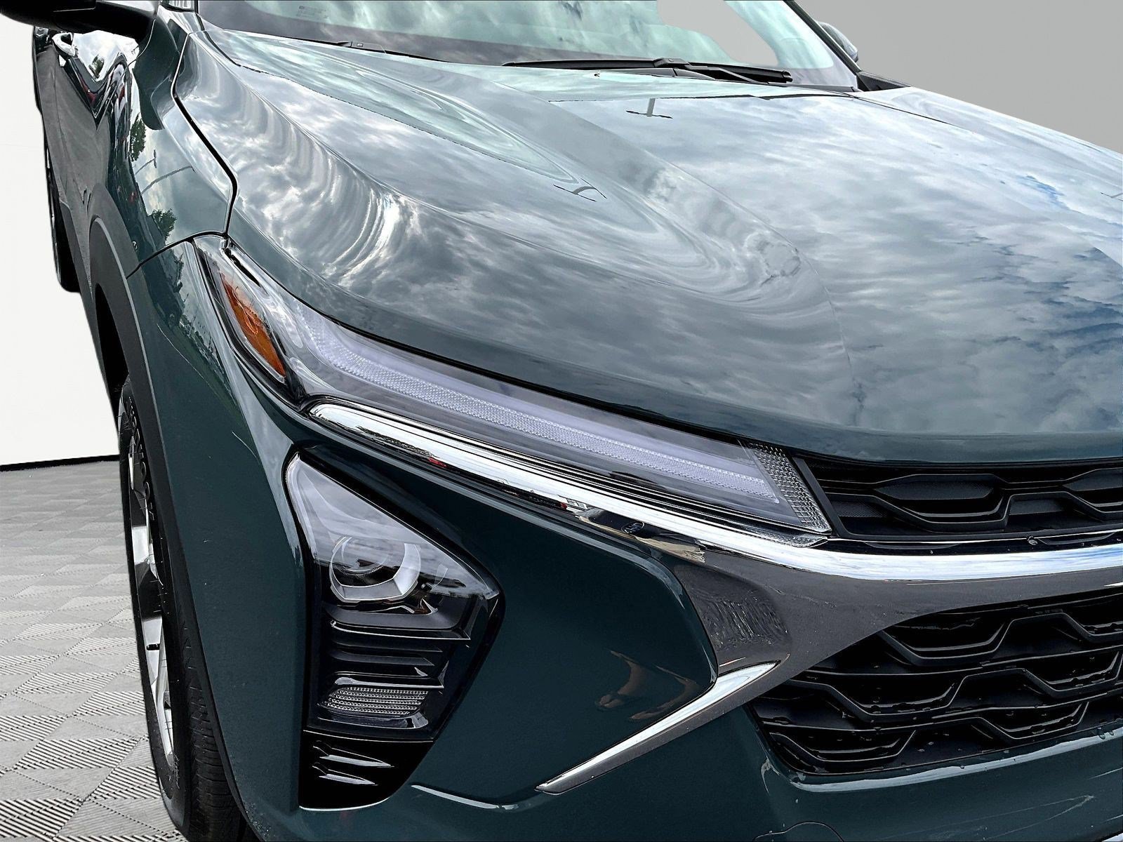 New 2026 Chevrolet Trax LT w/ LT Convenience Package FWD image 8