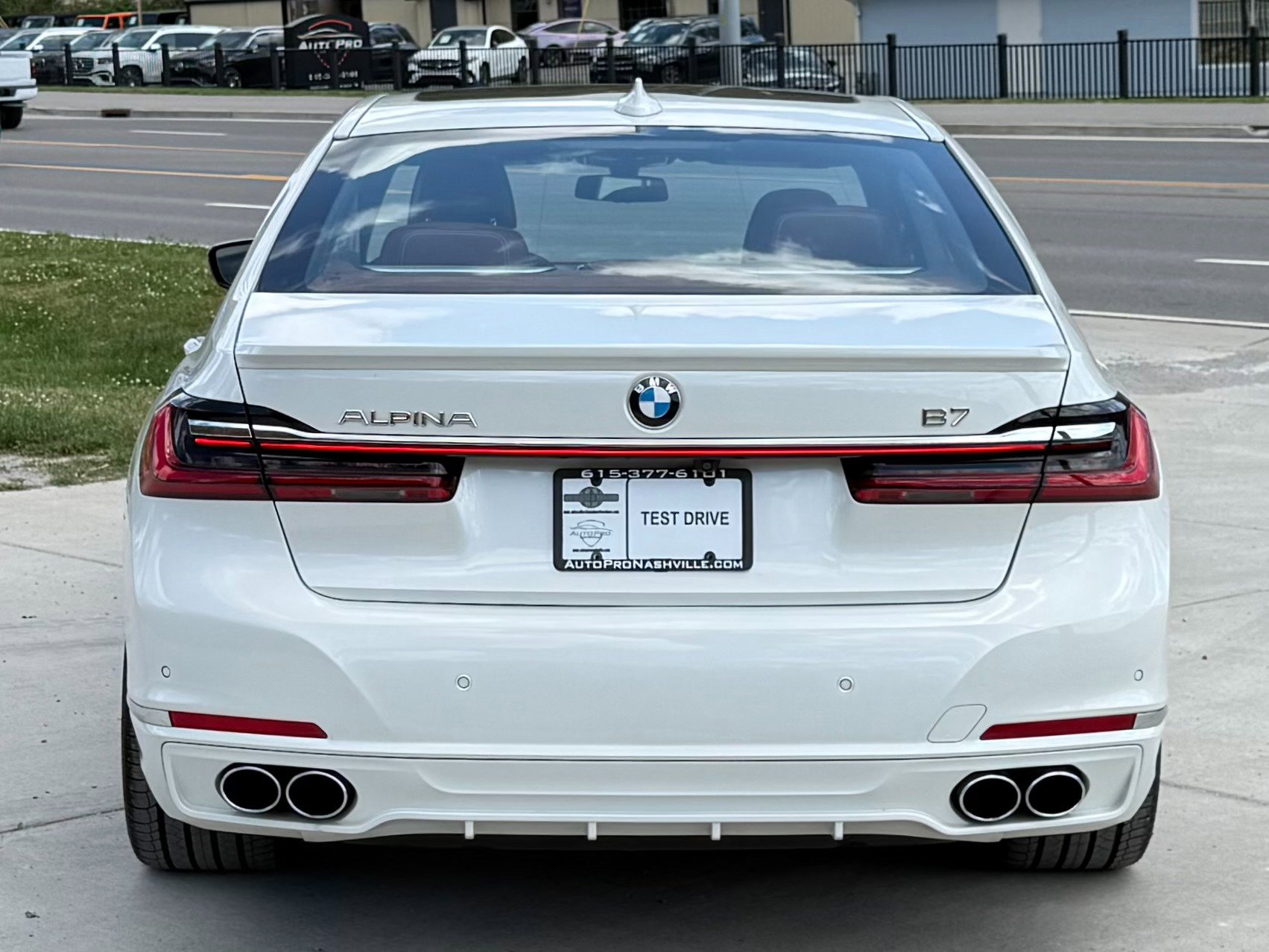 Used 2020 BMW ALPINA B7 xDrive w/ Luxury Rear Seating Package image 6