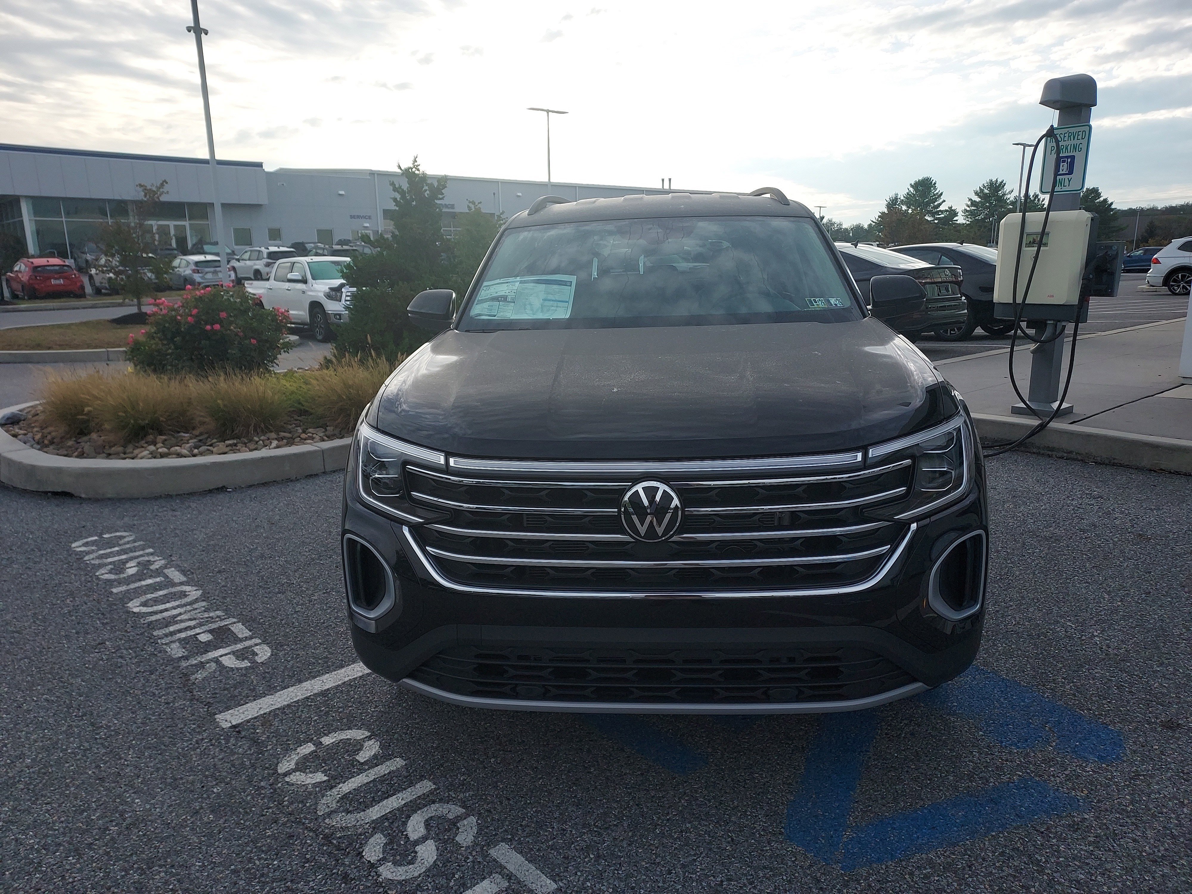 New 2026 Volkswagen Atlas SE image 3