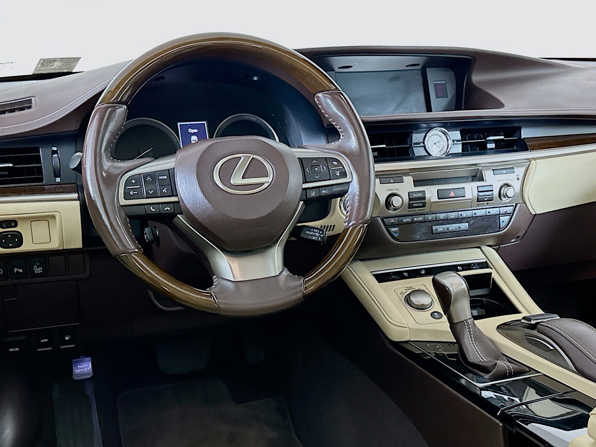 Used 2016 Lexus ES 350 w/ Navigation System Package image 18