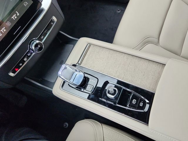 New 2026 Volvo XC90 B5 Core image 34