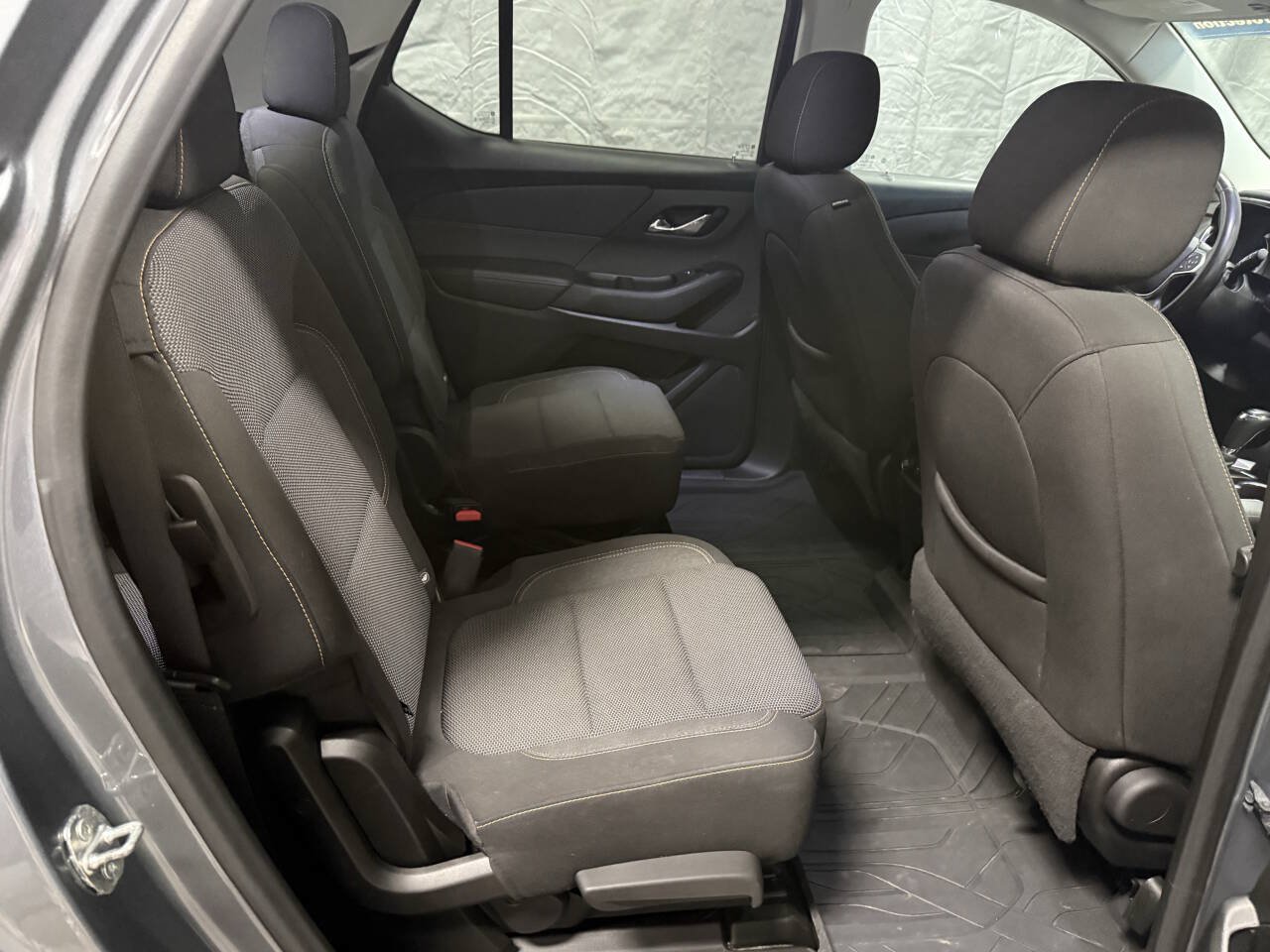 Used 2020 Chevrolet Traverse LT w/ LPO, Floor Liner Package AWD/4WD image 13