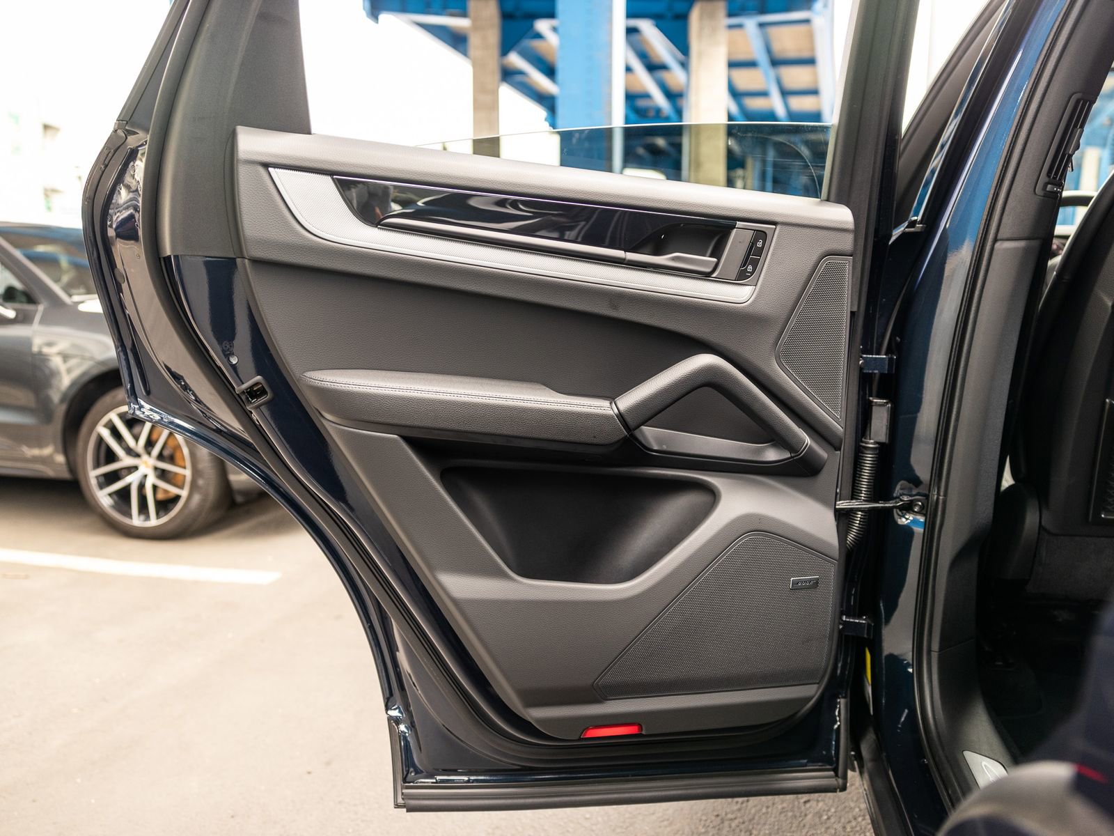 Certified 2025 Porsche Cayenne Coupe image 43