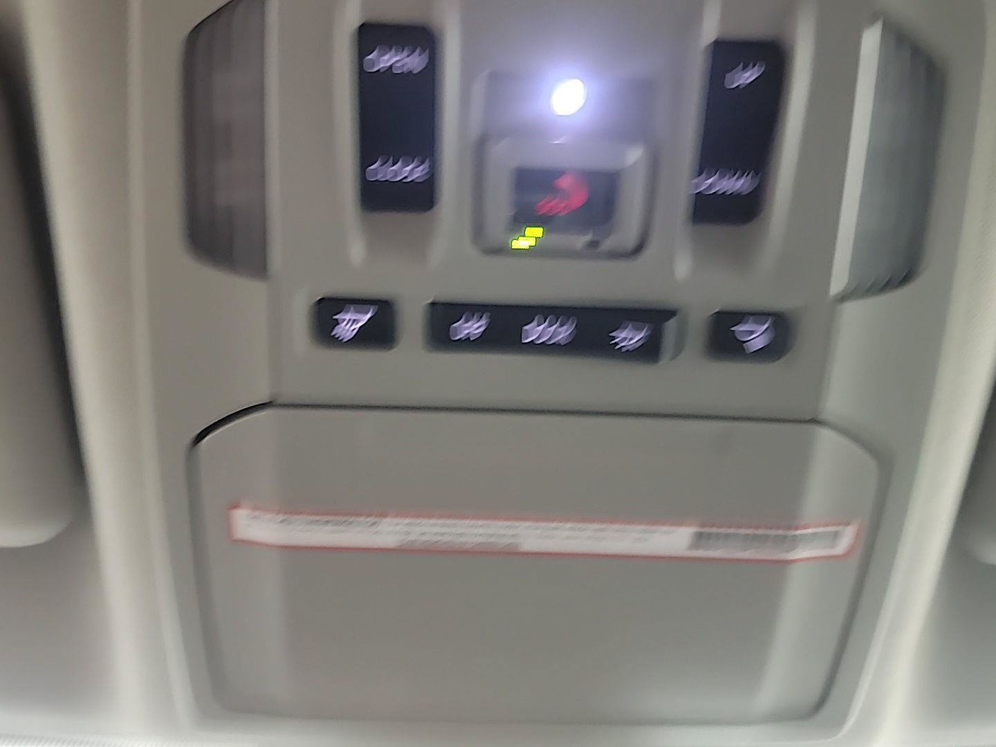 Used 2023 Toyota Highlander XLE AWD/4WD image 39
