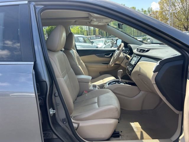 Used 2014 Nissan Rogue SL w/ SL Premium Package image 16