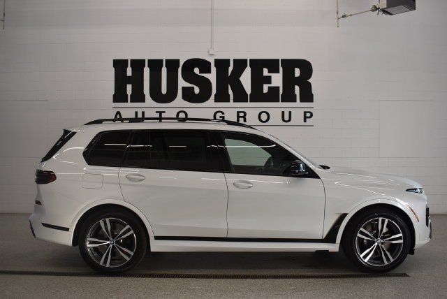 New 2027 BMW X7 M60i AWD/4WD image 2