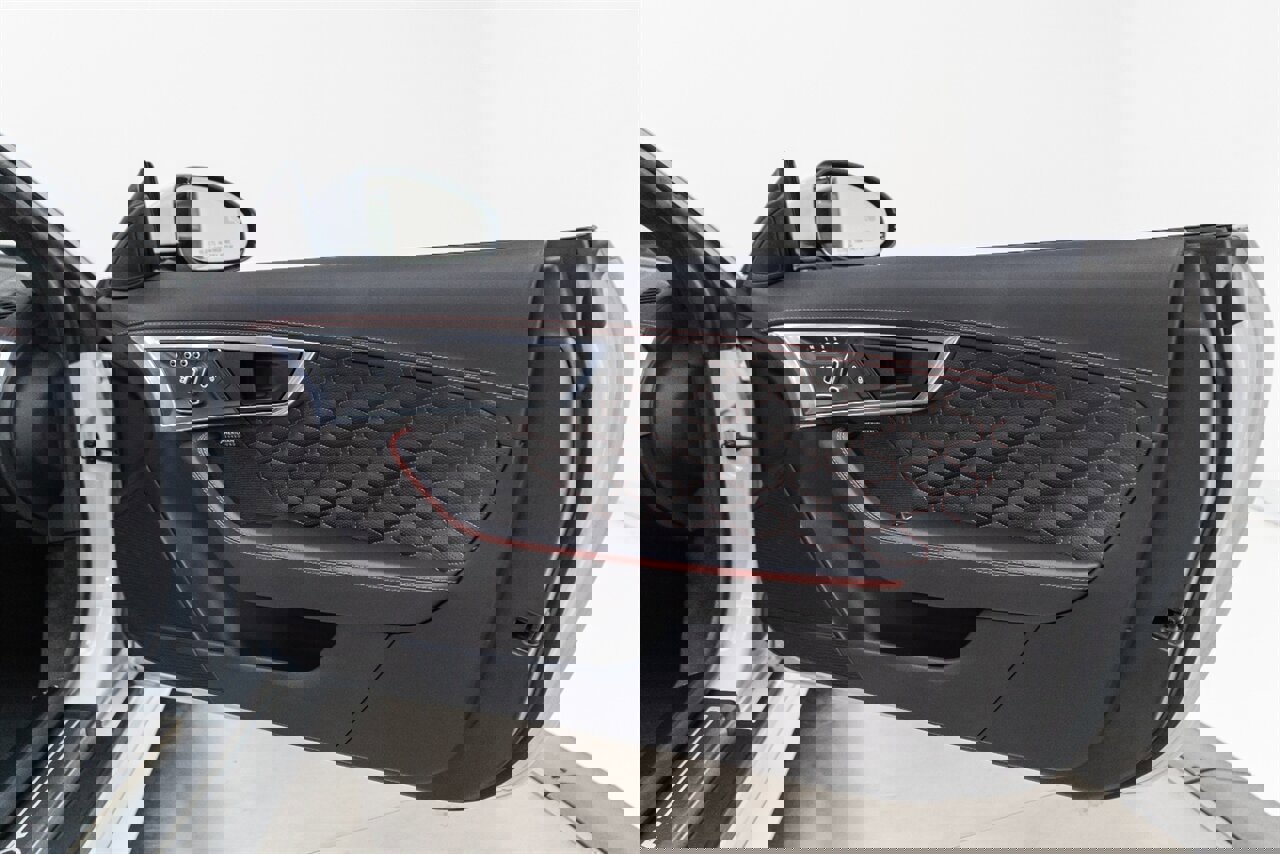 Used 2020 Jaguar F-TYPE SVR image 55