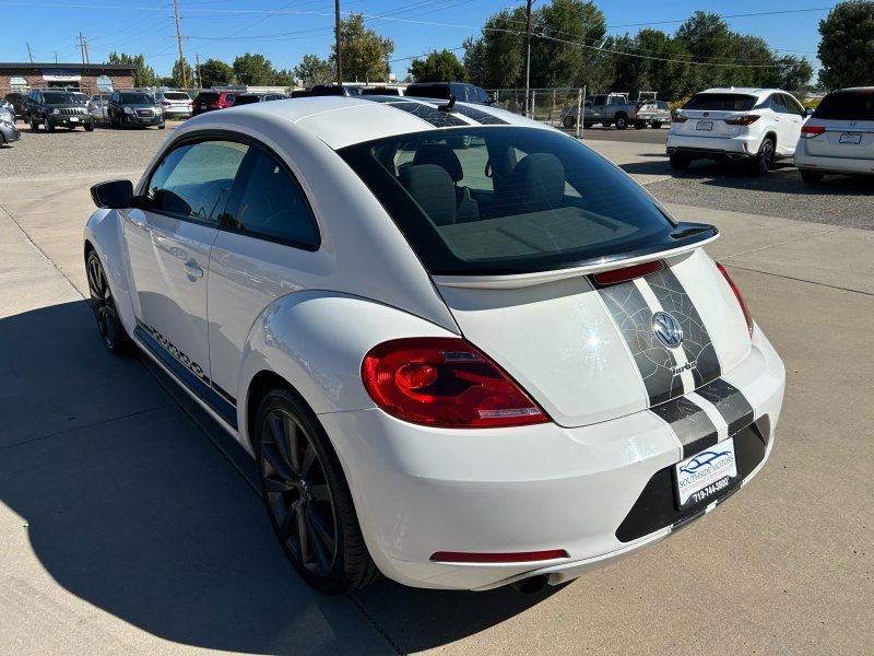 Used 2012 Volkswagen Beetle 2.0T image 5