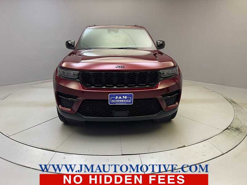 Used 2023 Jeep Grand Cherokee Altitude AWD/4WD image 8