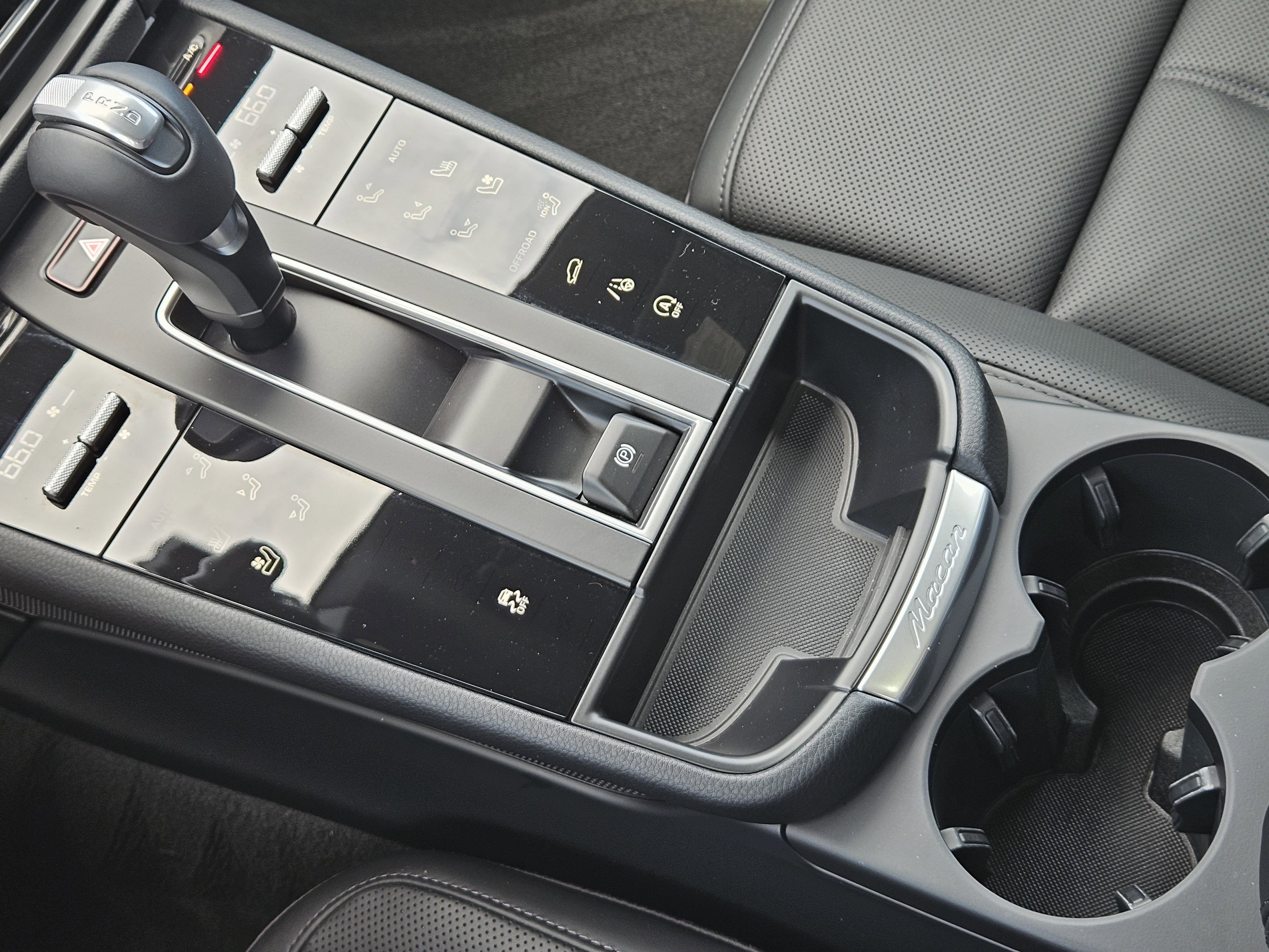 Certified 2026 Porsche Macan image 20