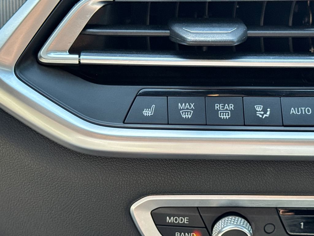 Used 2021 BMW X6 sDrive40i w/ Executive Package image 34