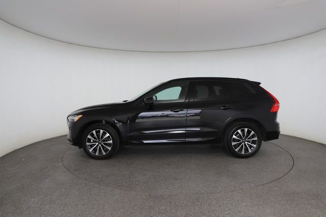 Used 2023 Volvo XC60 B5 Plus image 7